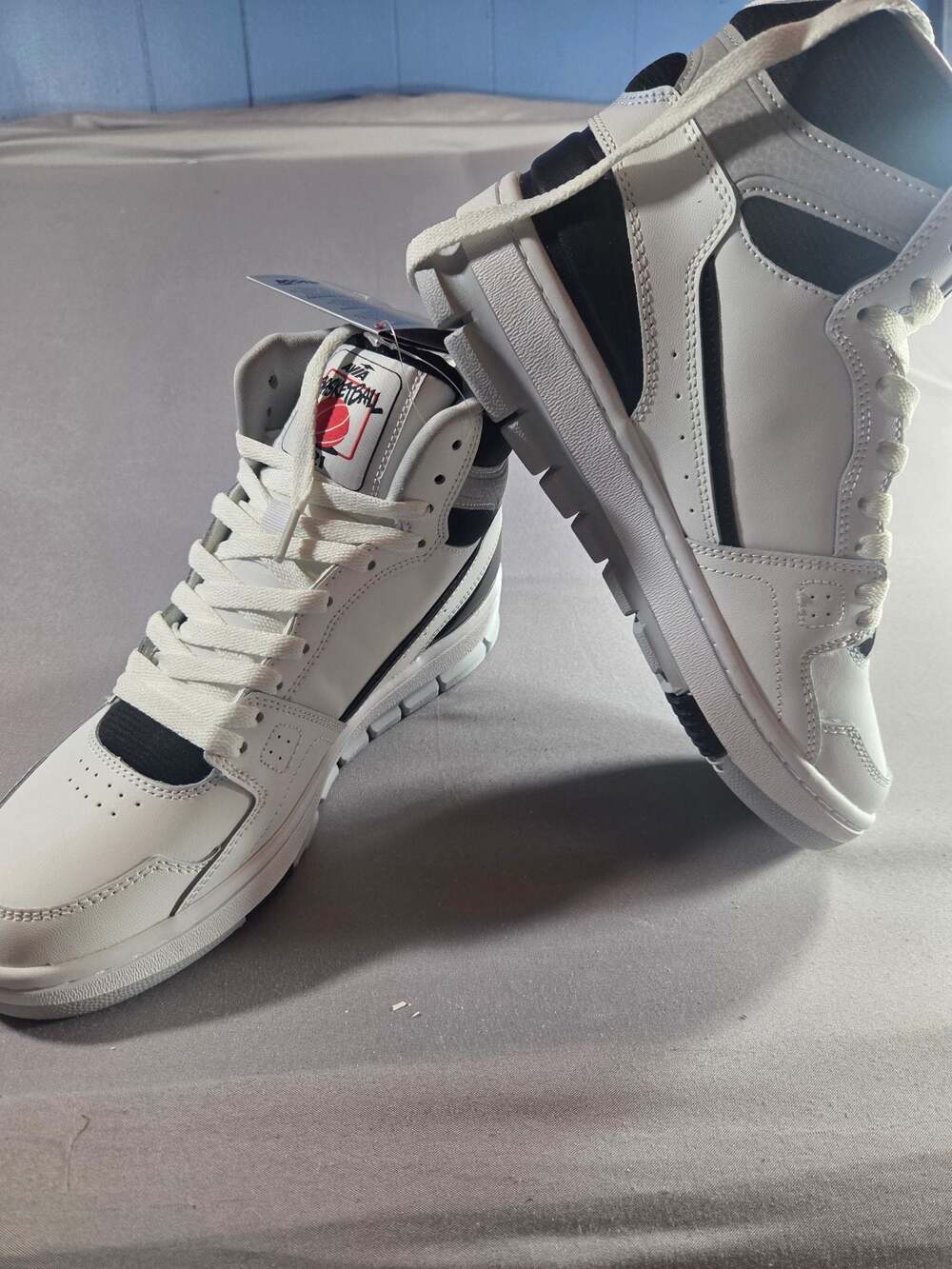 Avia 821 High Top Basketball Sneakers.